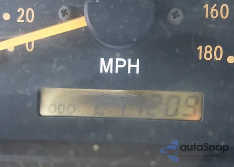 2001 Toyota Tundra Sr5 V8 z USA, uszkodzony, nr VIN 5TBBT44161S146937